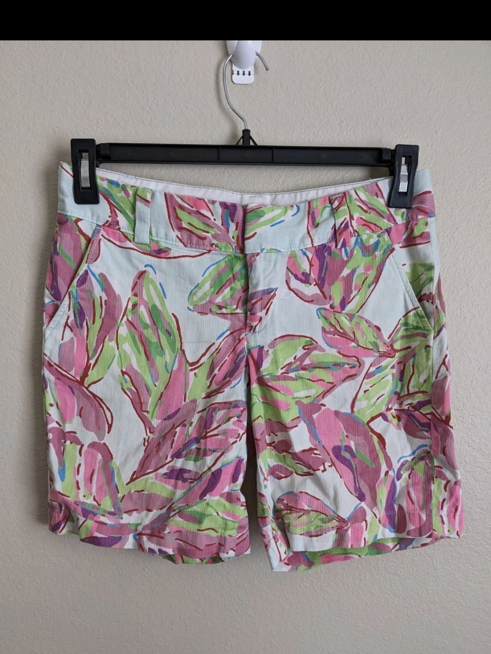 - Lilly Pulitzer Chipper Shorts Size 2 - Pink Floral